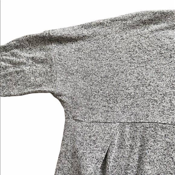 SOLD Peloton Hacci Gray Sweater Pullover - Picture 8 of 10